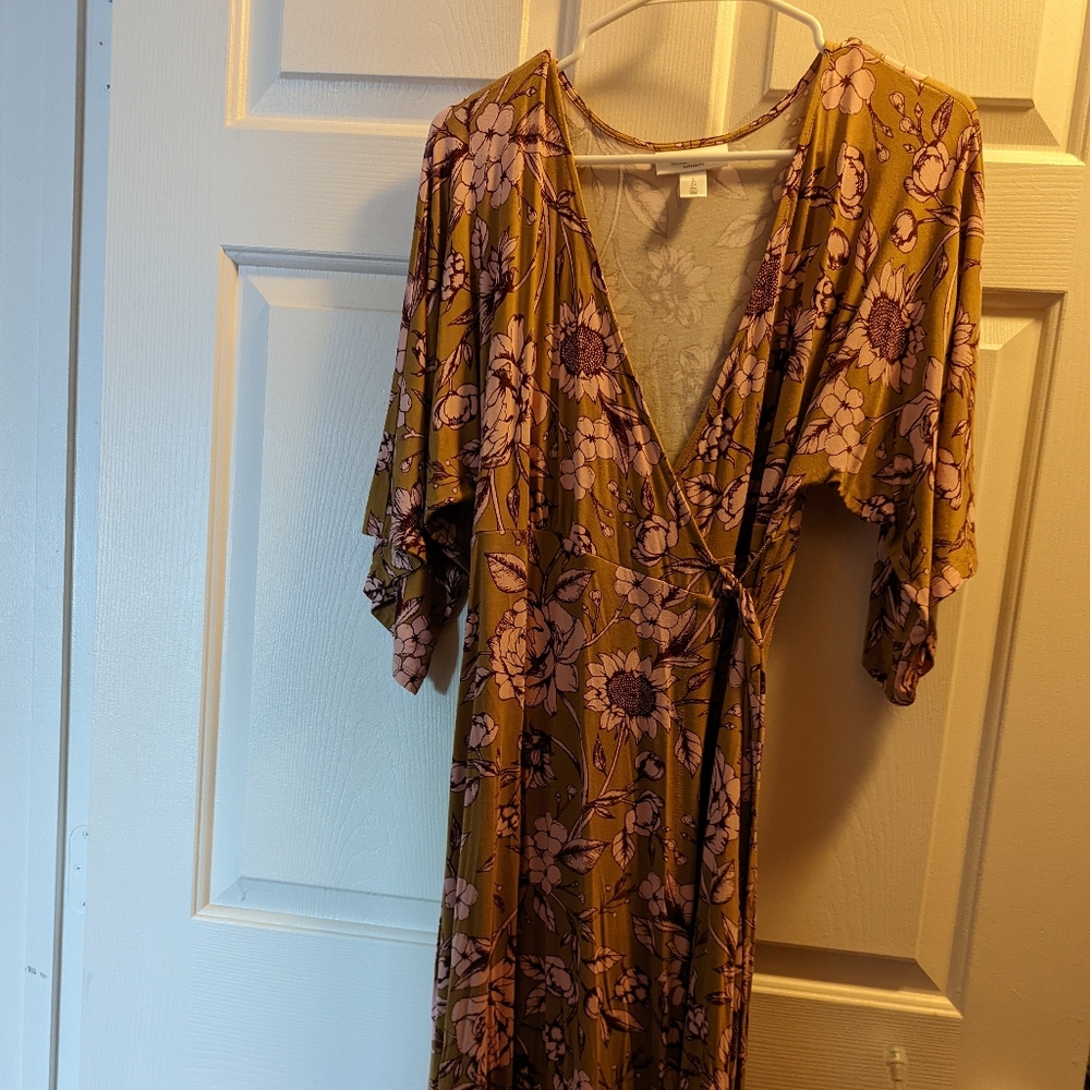 motherhood maternity wrap dress